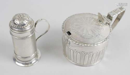 A George III silver mustard pot,