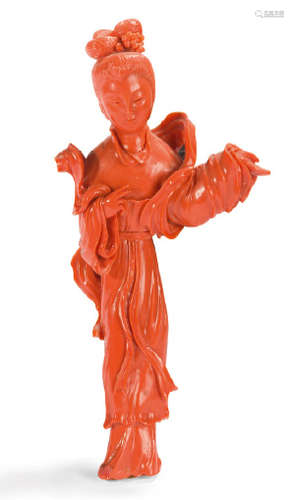 Statuette en corail sculpté à décors de danseuse D…