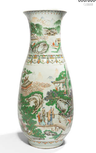 Grand vase piriforme en porcelaine et émaux de la …