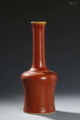 Chinese Peachbloom-Glazed Mallet Vase