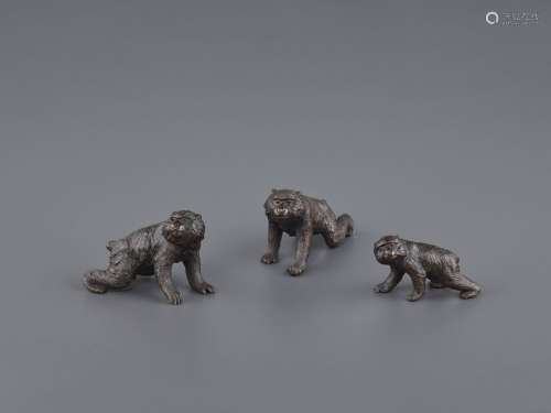 A SEIYA BRONZE GROUP OF MACAQUES