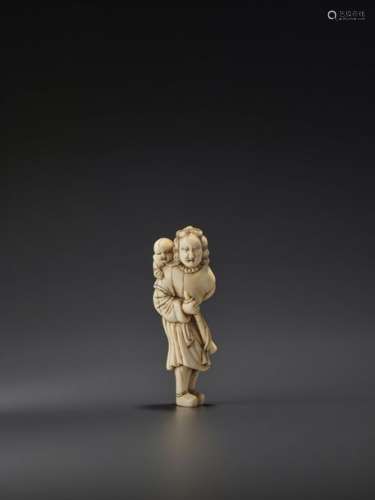 AN EXCELLENT IVORY NETSUKE OF A DUTCHMAN WITH TRUM…
