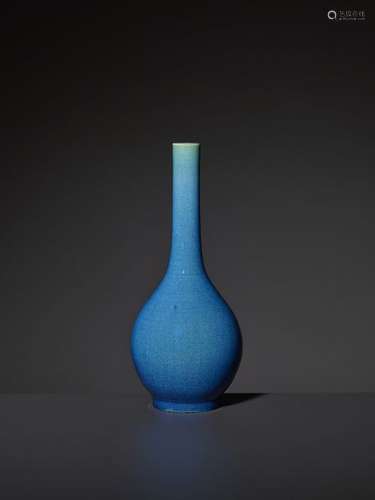 AN ELEGANT AWAJI BOTTLE VASE