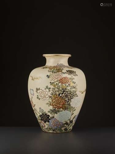 VERY LARGE SATSUMA CHIKUSAI VASE