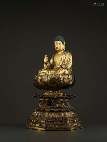 A LARGE AMIDA BUDDHA EDO PERIOD