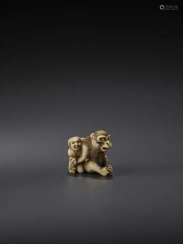 A RARE IVORY NETSUKE OF A SARUMAWASHI WITH TWO MON…