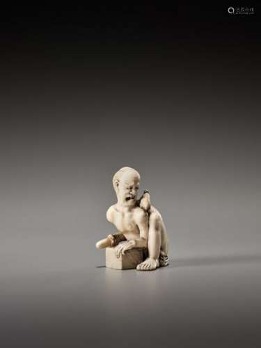 A RARE IVORY NETSUKE OF A FRUSTRATED RAT CATCHER B…