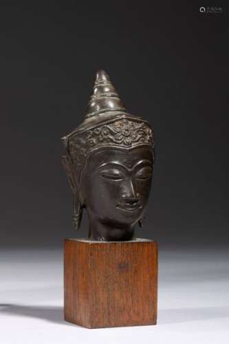 TETE DE BODHISATTVA en bronze. \nSiam XXe siècle \nH…