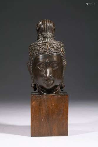 TETE DE BODHISATTVA en bronze. \nSiam XXe siècle \nH…