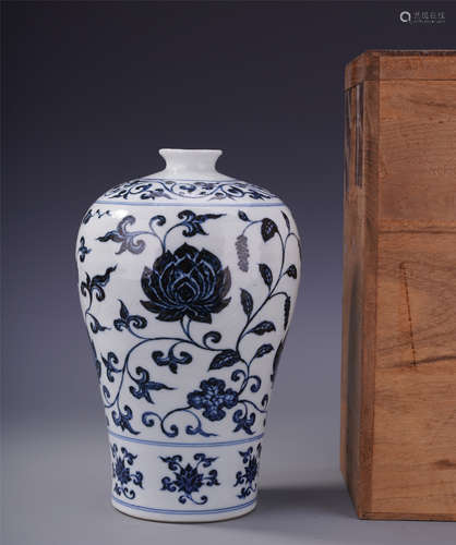 CHINESE PORCELAIN BLUE AND WHITE FLOWER MEIPING VASE