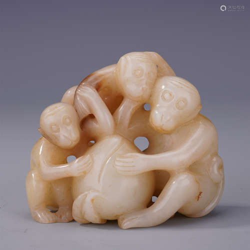 CHINESE ANCIENT JADE MONKEY AND PEACH