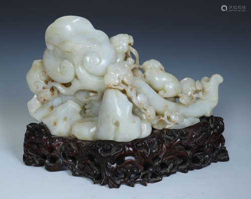 CHINESE JADE BEAST LINGCHI TABLE ITEM