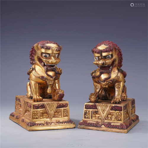 PAIR OF CHINESE LIONS WITH BALL PAPER WEIGHT QING DYNASTY