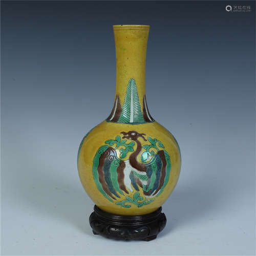 CHINESE PORCELAIN YELLOW GLAZE SANCAI PHOENIX VASE