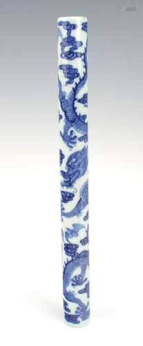 BLUE AND WHITE PORCELAIN BRUSH HANDLE