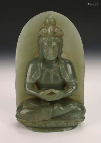 SMALL CARVED JADE MEDITATING BUDDHA