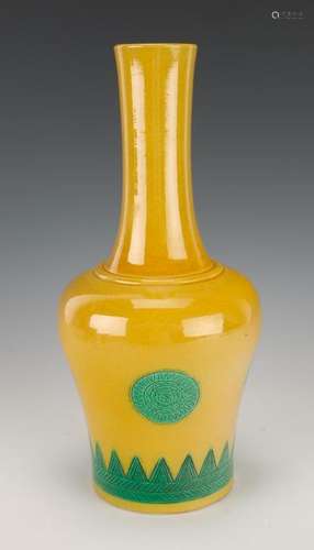 BRIGHT YELLOW MALLET VASE W GREEN MEDALLIONS