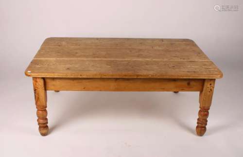 COUNTRY STYLE WOODEN COFFEE TABLE