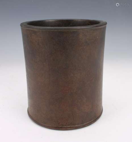 DARK WOOD TAPERED BRUSH POT