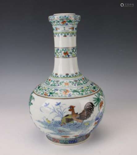 QIANLONG PORCELAIN ROOSTER BOTTLE VASE