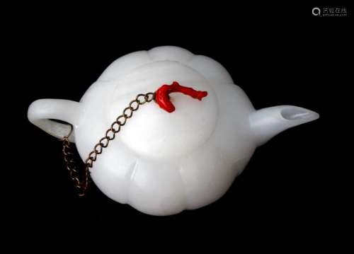 HARDSTONE GOURD FORM TEA POT WITH CORAL FINIAL