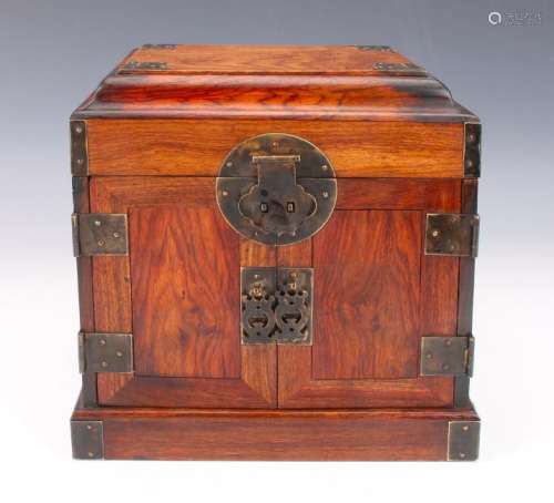 HUANGHUALI JEWELRY CHEST