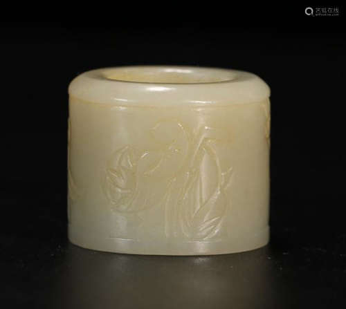 AN HETIAN JADE AUSPICIOUS PATTERN CARVED RING