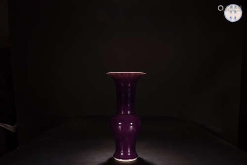 A KANGXI MARK PURPLE GLAZE VASE WITH DRAGON PATTERN