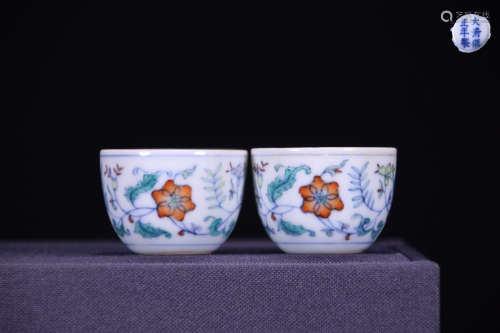 A PAIR OF DOUCAI CUP WITH FLOWER PATTERN