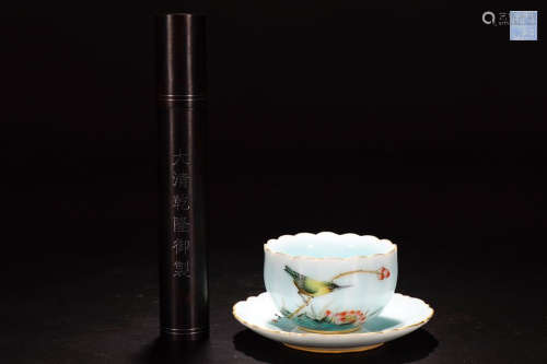 A QIANLONG MARK FAMILLE ROSE TEA SET WITH FLOWER AND BIRD PATTERN