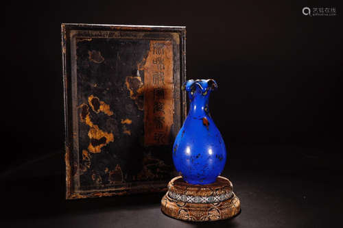 A ROYAL STYLE   BLUE GLAZE VASE