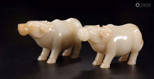 A PAIR OF HETIAN JADE  COWS ORNAMENT