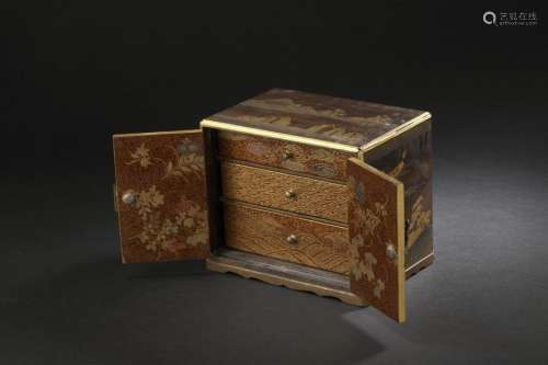 Petit cabinet en bois laqué Japon, époque Meiji (1...;