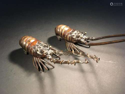 Deux langoustes en bronze Japon, début du XXe sièc...;