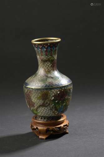 Petit vase en bronze et plique à jour Japon, circa...;