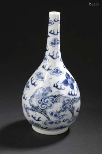 Vase en porcelaine bleu blanc Vietnam, XIXe siècle...;