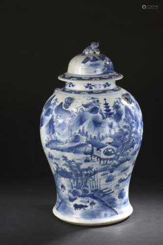 Vase couvert en porcelaine bleu blanc Chine, XIXe ...;