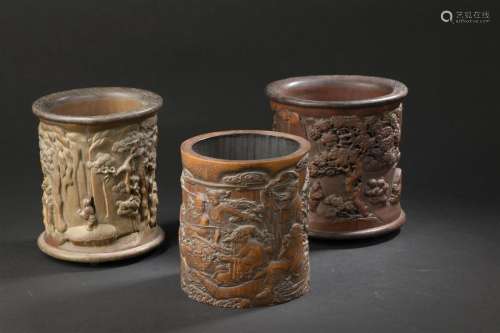 Trois pots à pinceaux en bambou Chine, XXe siècle ...;