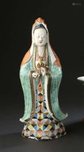 Statuette de Guanyin en porcelaine polychrome Chin...;