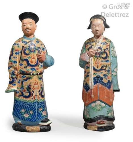 Chine, XIXe siècle Deux figurines en terre cuite p…