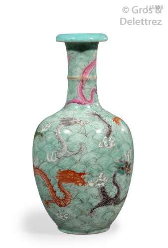 Chine, fin de la période Qing Vase bouteille en po…