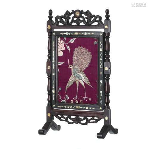 Chinese peacock embroidered table screen