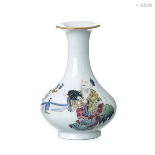 Small vase 'ancient' in Chinese porcelain, Daoguang