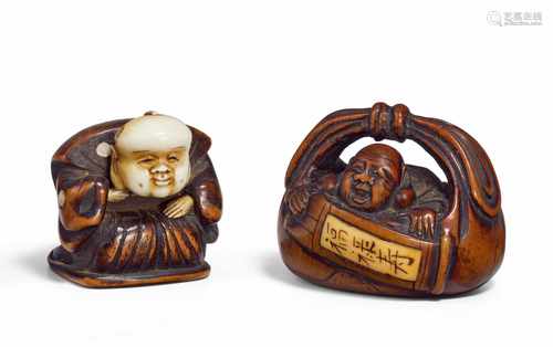 ZWEI NETSUKE: FUKUSUKE UND HOTEI IN SEINEM SACK. Japan. 19. Jh. Buchsbaum mit Elfenbein. a) Kopf