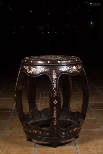 A MOTHER-OF -PEAEL-INLAID WOOD CHAIR.REPUBLIC PERIOD