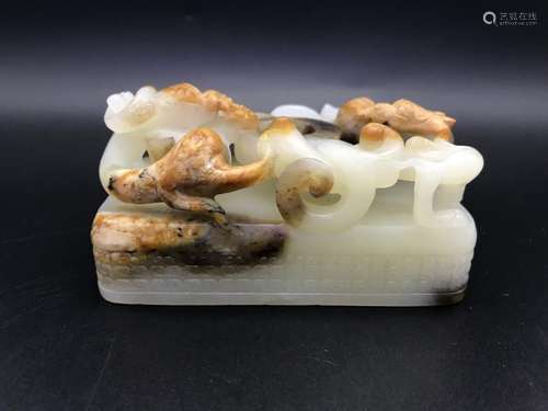 A CARVED JADE DRAGON SEAL.ANTIQUE