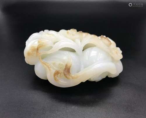 A WHITE JADE CARVING OF PLUM.QING DYNASTY