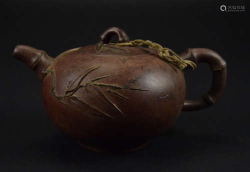 A ZISHA POT WITH BAMBOO JOINT CARVERED