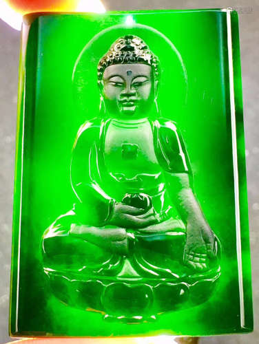 A BLACK AND GREEN JADEITE WATCHER BUDDHA FIGURE PENDANT