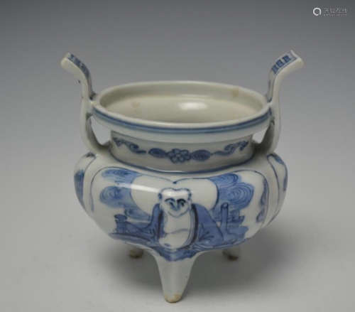 A BLUE&WHITE CHARACTER STORY TRI-POD AND DOUBLE-EAR CENSER